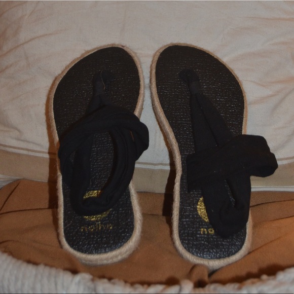 Black Sandals - Picture 3 of 4